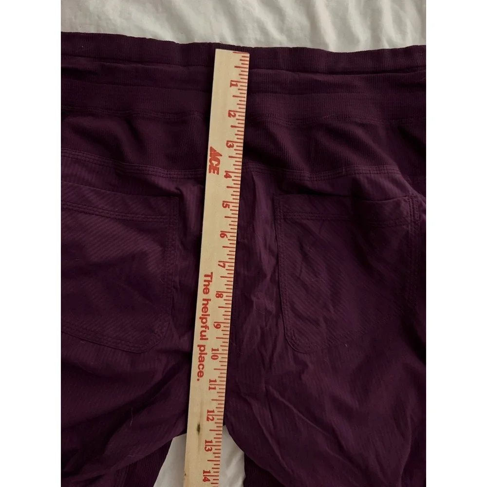 Lululemon Dance Studio Pants 2 Back Pockets Burgundy Women's Size 6